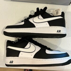 NWT Nike men’s 7.5